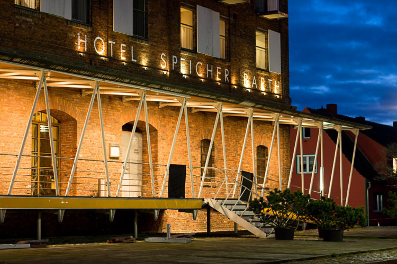 Nachtaufnahme der Terrasse